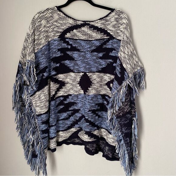 INC Women’s Thick Knit Fringe Detail Aztec Print Poncho S/M - Picture 2 of 3